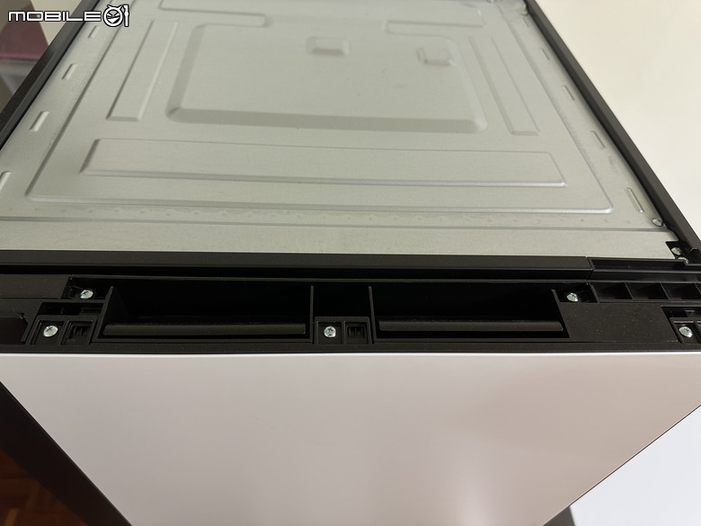 【試用】LG Styler 蒸氣電子衣櫥第二代，內建高壓蒸氣掛燙機，AI護理衣物