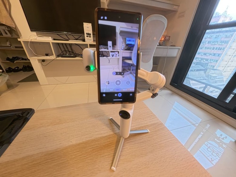 Insta360 Flow 2 手機穩定器開箱：平價入門三軸雲台