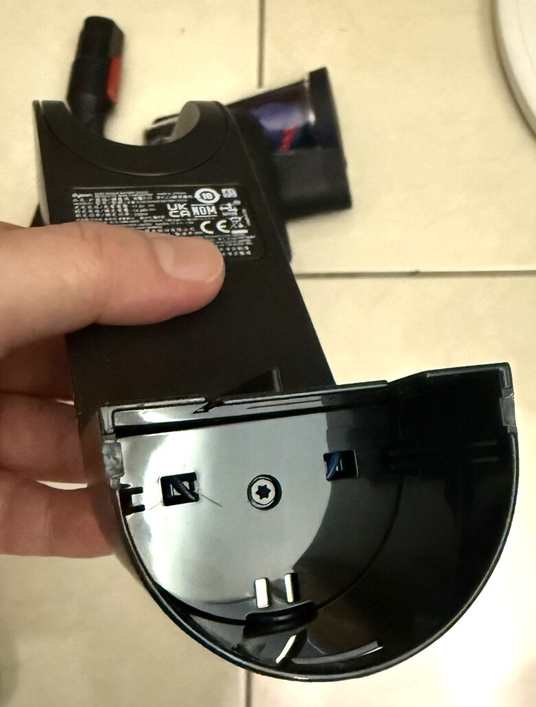 [開箱] Dyson Pencilvac Fluffycones™ (SV50 FC) 吸塵器