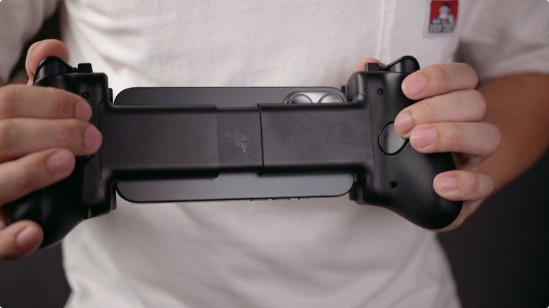 點我看大圖 躺在床上遠端玩《死亡擱淺 2》超爽!Razer Kishi V3 Pro / Razer Kishi V3 Pro XL 開箱