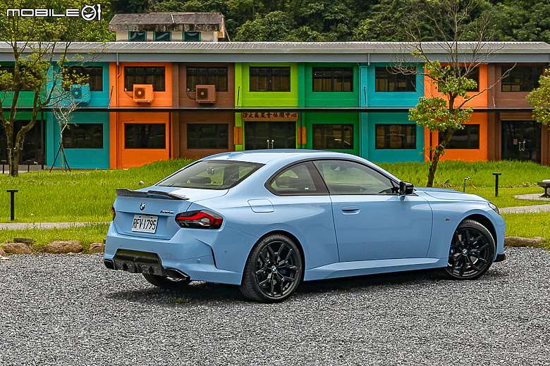 BMW 小改款 M240i xDrive 試駕｜全天候戰力與愉悅樂趣兼具的雙門小跑車！