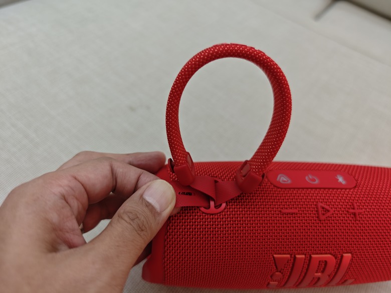 五彩繽紛的時尚配件 - JBL Charge 6 可攜式防水 五彩繽紛的時尚配件 - JBL Charge 6 可攜式防水藍牙喇叭開箱分享~