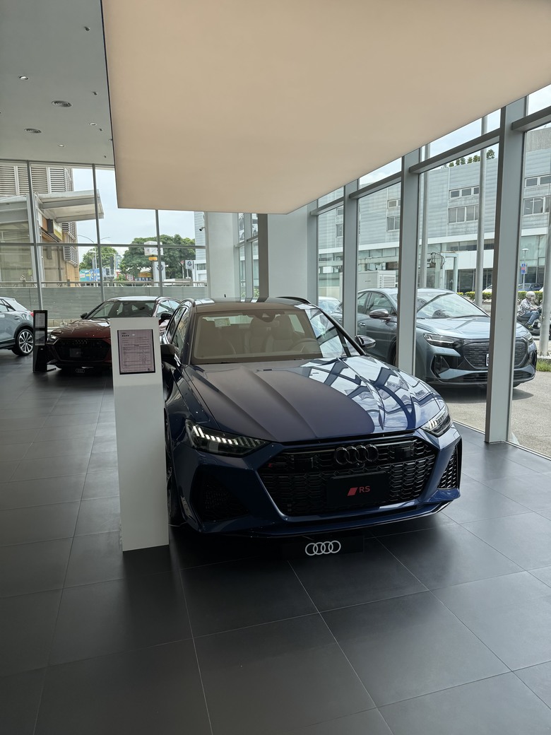 第一次踏入Audi展間 Q4試乘分享