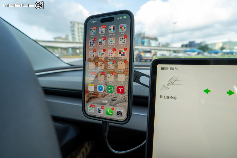 交車後才是入坑的開始！陳家小白 Model 3 的保險／隔熱紙選擇、還有 JOWUA 大全配件入手心得