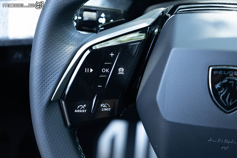 Peugeot 3008 大改款試駕｜降價更超值，以全新油電動力強勢挑戰中型休旅市場！