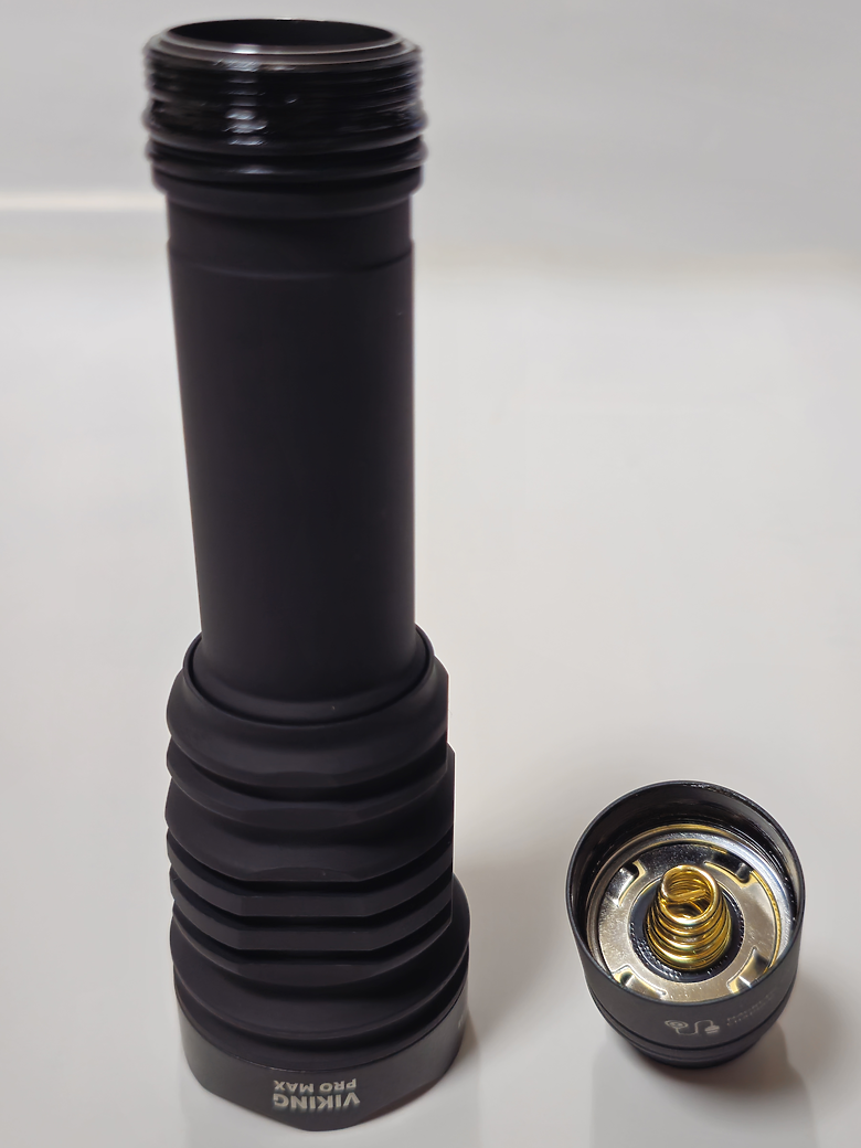 點我看大圖 加拿大 Armytek Viking Pro Max 戰術泛光手電筒開箱【2025最新版本】