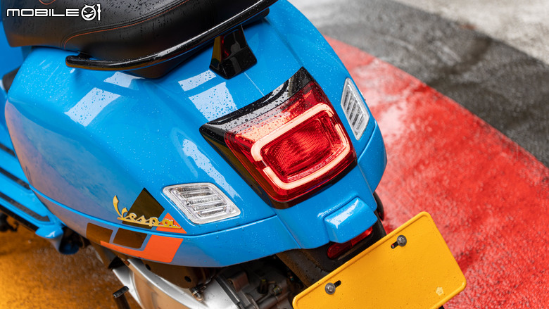 Vespa GTS 300 Super Sport 從容穿梭 自在馳騁｜老偉士的靈魂、新世代的進化！