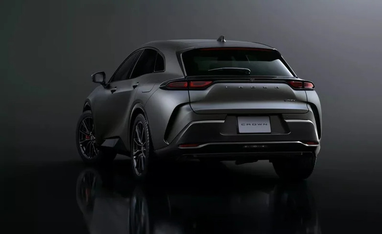 新年式 Toyota Crown Sport 價格更低了 還新增70週年紀念版!