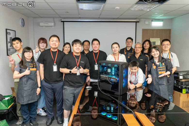 【活動體驗】Mobile01 x 微星 EZ DIY PC 組裝體驗會 體驗 DIY 組裝樂趣／液態氮超頻 還有專業小姐姐指導