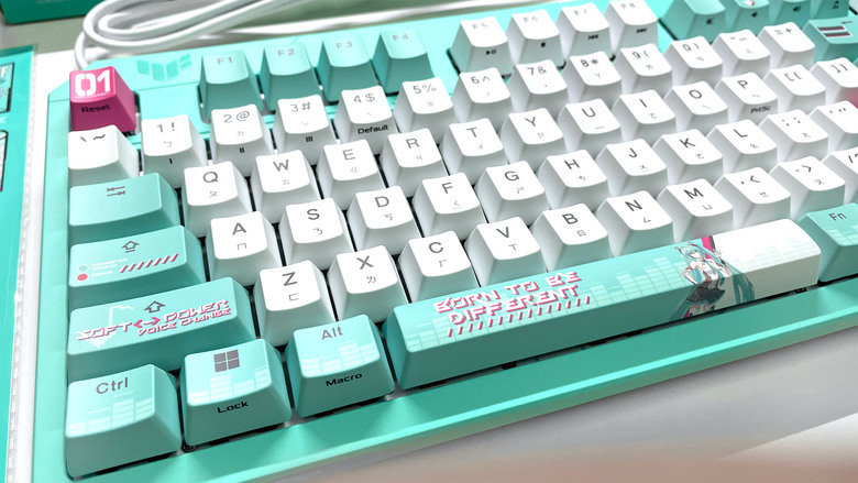 【阿洪開箱中】ASUS TUF Gaming × 初音未來 聯名電競套裝完整開箱!初音ミク Hatsune Miku (圖多)
