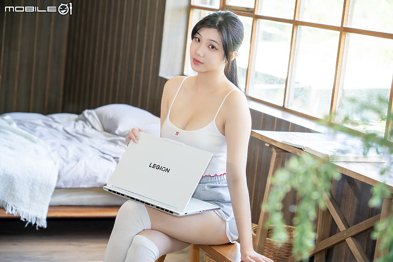 Lenovo Legion 7i (Gen10) 電競筆電|白色外表藏不住強大戰力!
