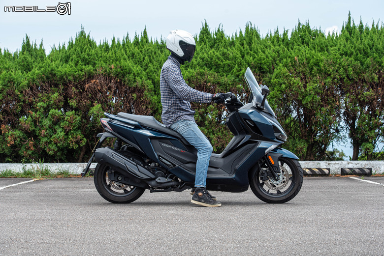 KYMCO DOWNTOWN GT350 試乘｜超乎預期的運動性、全方位黃牌大羊！