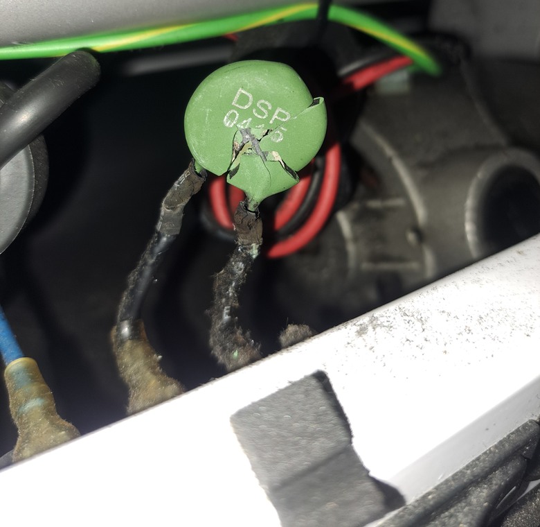 跑步機-電源開關保護電子零件-壓敏電阻