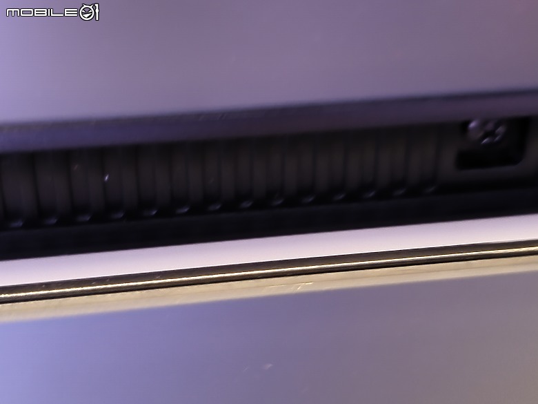 點我看大圖 【 體驗會實況 】LG 以透明面板 「SINGNATURE OLED T」旗艦機種領軍,展現顯示器產品未來的嶄新風貌!