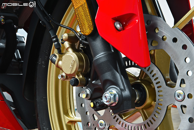 超簡易開箱HONDA外勞神車WINNER X V4 (堪稱新待轉區6速檔車小鋼炮)