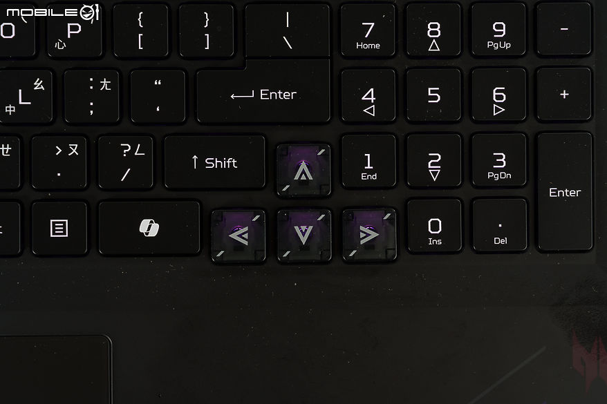 Acer Predator Helios 18 AI 測試報告｜旗艦掠奪者滿血回歸