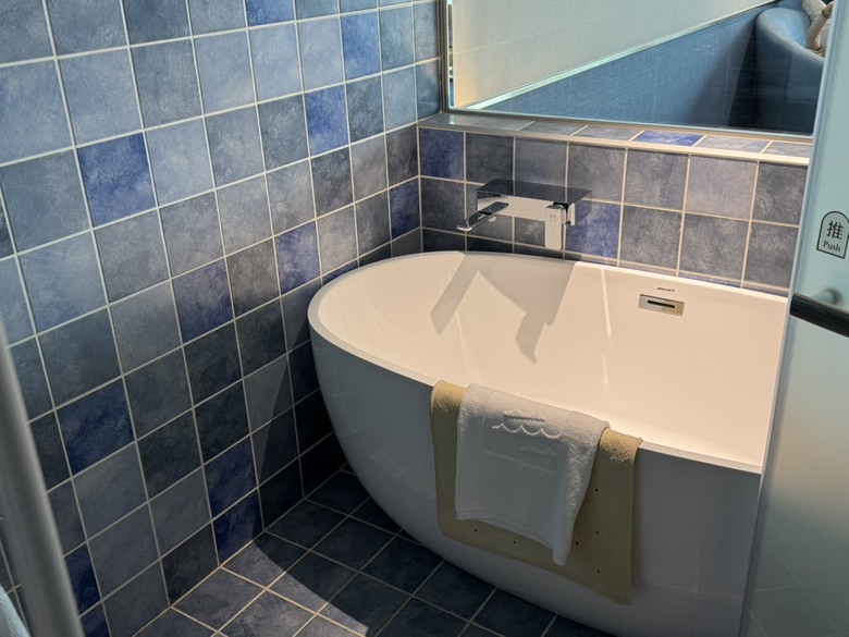 我們家的三天兩夜宜蘭台北行 - Day1~Day2 蟹老闆活海鮮 / 首次入住凱渡廣場酒店 / 凱渡Pelagos晚餐 & 早餐 / 再訪宜蘭傳藝中心