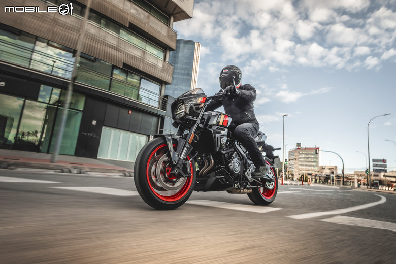 SUZUKI全新8T、8TT正式亮相!並雙平台復古車型發表!