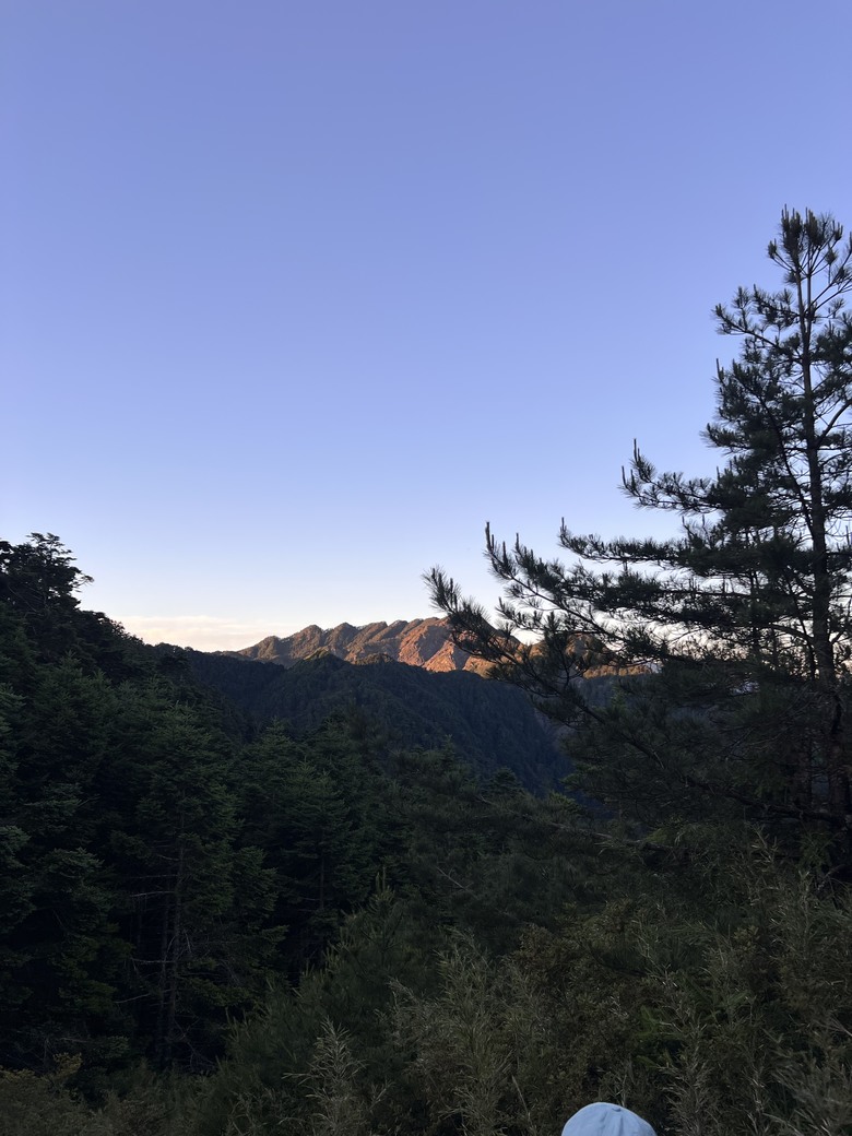 登鈴鳴閂山 ,被颱風追趕
