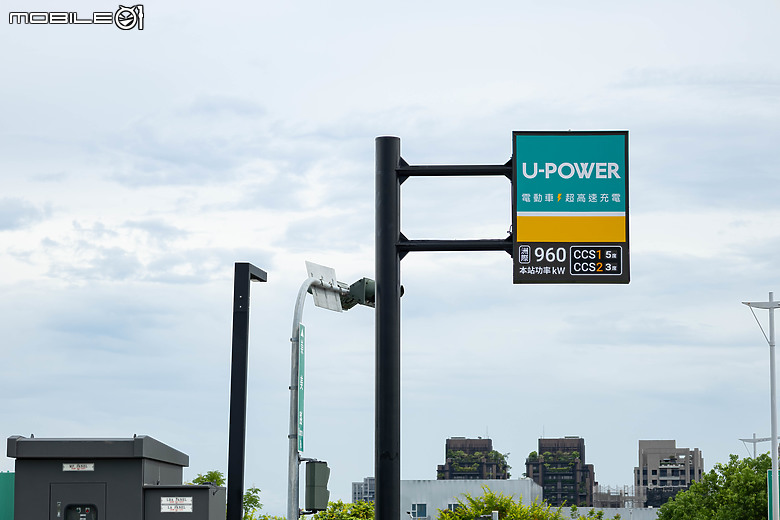 U-POWER導入480kW分體式能源櫃，搭配能源動態分配技術實現快速又有效率的充電體驗！