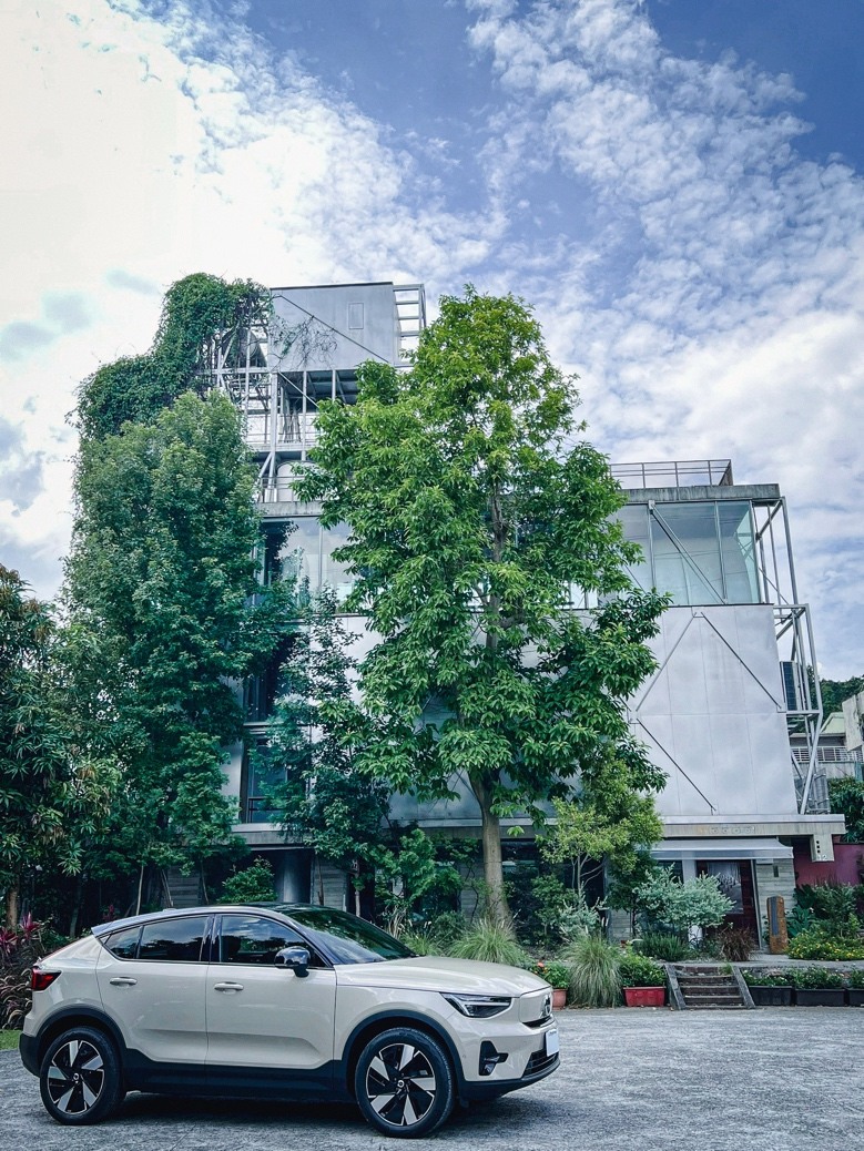 開著EC40在台北城市漫遊