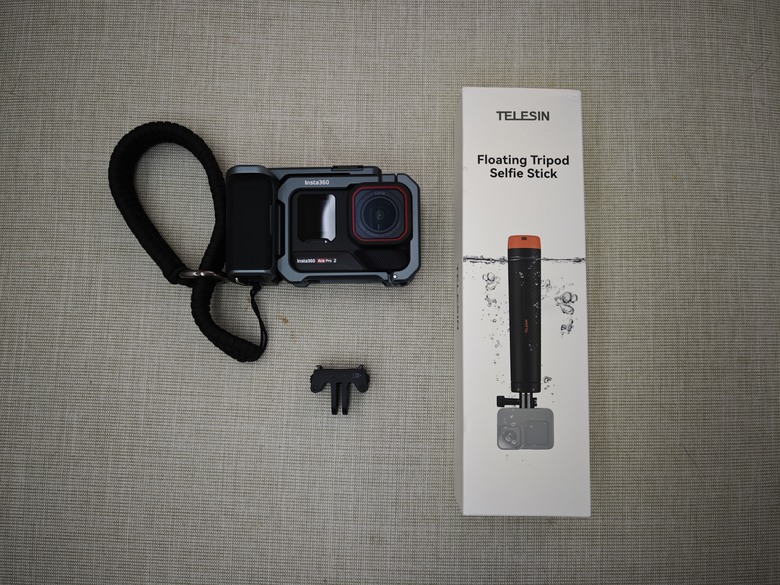 可供Insta360 Ace Pro 2使用的TELESIN浮力三腳架自拍桿開箱分享