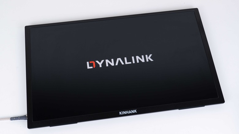 「心得」Kinhank 18.4 - 不只是個攜帶螢幕，更是一台能四處跑的 4K 電視
