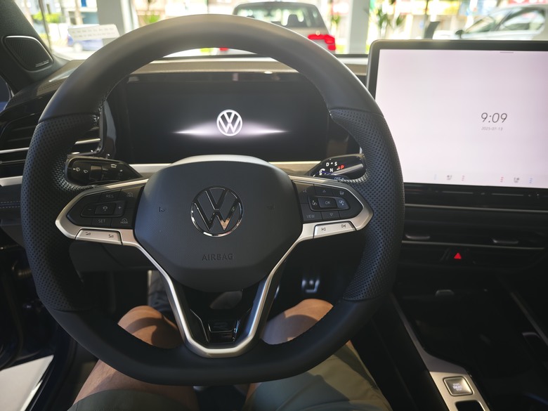 試乘VW Passat Variant 330TSI R-Line的心得分享(含All New Tiguan 330靜態賞車）