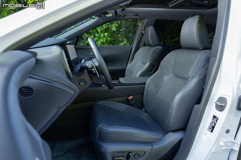 Lexus RX 450h+ 旗艦版試駕｜淺嚐純電生活，從插電式油電動力開始！