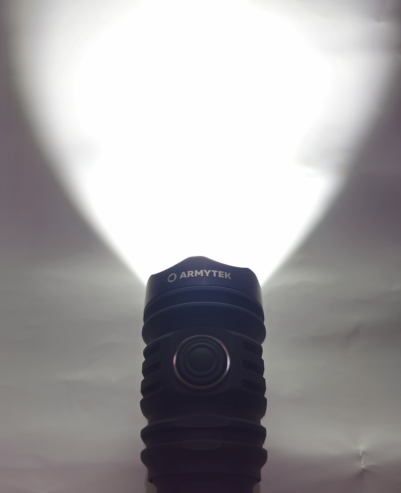點我看大圖 加拿大 Armytek Viking Pro Max 戰術泛光手電筒開箱【2025最新版本】