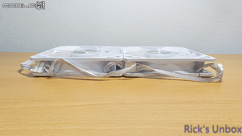 點我看大圖 【開箱】全漢首款一體式水冷 | FSP AE36 WHITE