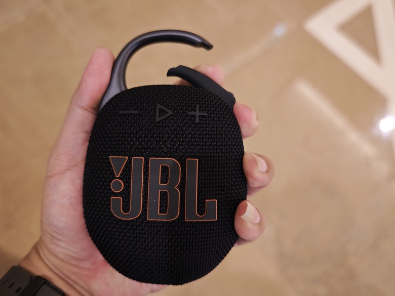 JBL Clip 5 IP67防水防塵藍牙音箱 - 跑來關島開箱分享
