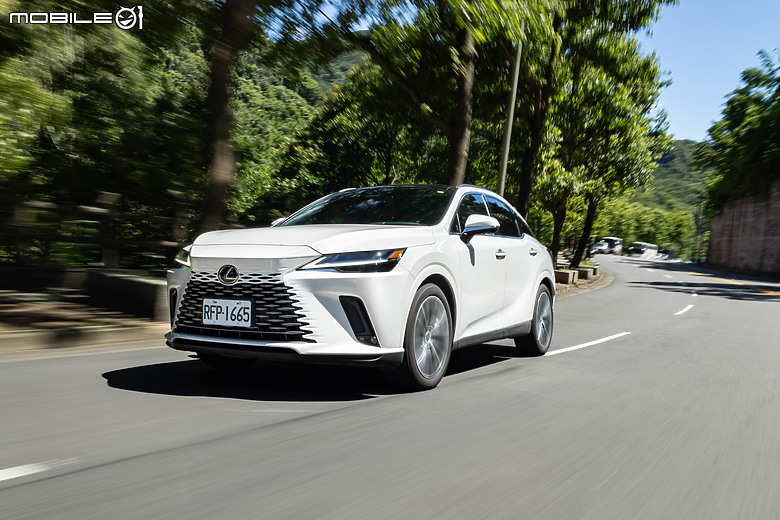 Lexus RX 450h+ 旗艦版試駕|淺嚐純電生活,從插電式油電動力開始!