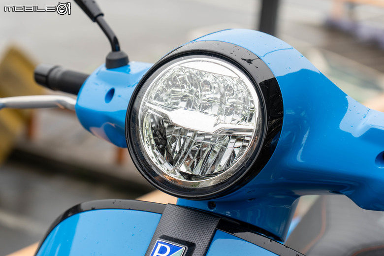 Vespa GTS 300 Super Sport 從容穿梭 自在馳騁｜老偉士的靈魂、新世代的進化！