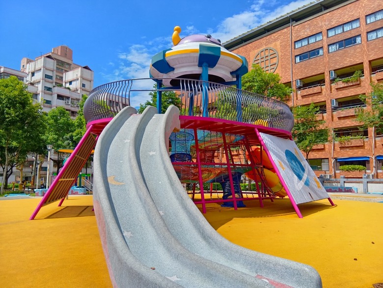 SHARP AQUOS wish5簡單開箱體驗