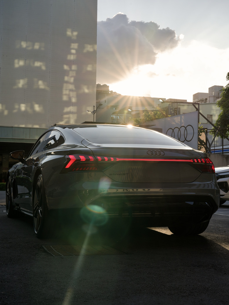 交車照片分享｜e-tron GT quattro Black Edition｜金屬蒼鷹灰 Kemora Gray 8R