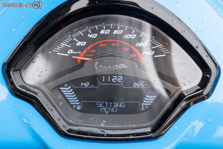 Vespa GTS 300 Super Sport 從容穿梭 自在馳騁｜老偉士的靈魂、新世代的進化！