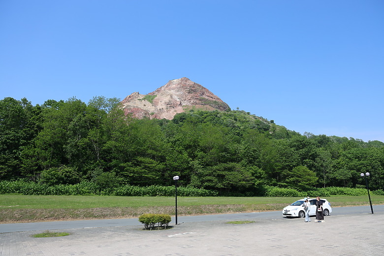 點我看大圖 夏日北海道自由行-洞爺+支笏湖篇(筒倉展望台/有珠山/遊覽船/夏日花火/登別地獄谷/支笏湖/Soul Store湯咖哩)