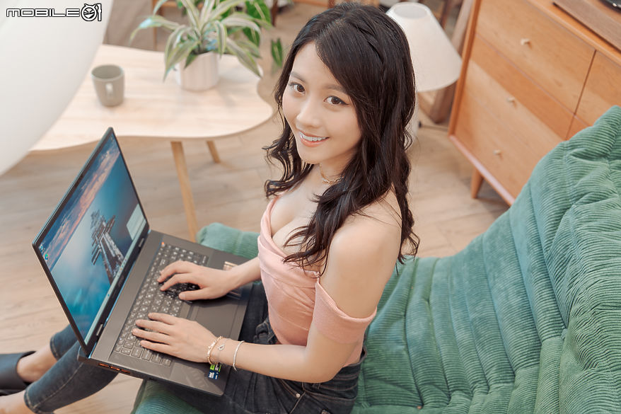 點我看大圖 MSI Crosshair 17 HX AI 測試報告|向旗艦效能靠齊的誠意電競之作