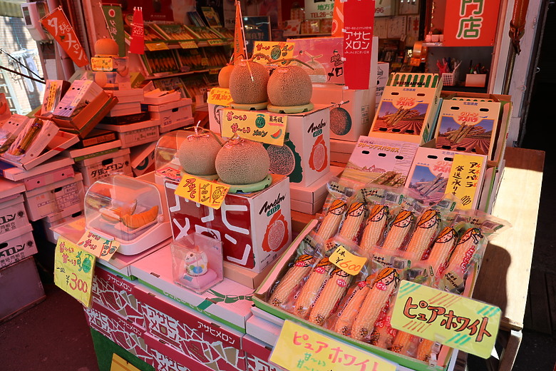 點我看大圖 夏日北海道自由行-函館篇(五稜郭/旬花/大黑屋/函館朝市/金森紅磚倉庫/小丑漢堡/八幡坂/元町/根室花丸/函館山)