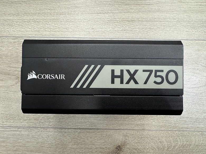 [開箱] Corsair HX750 Platinum