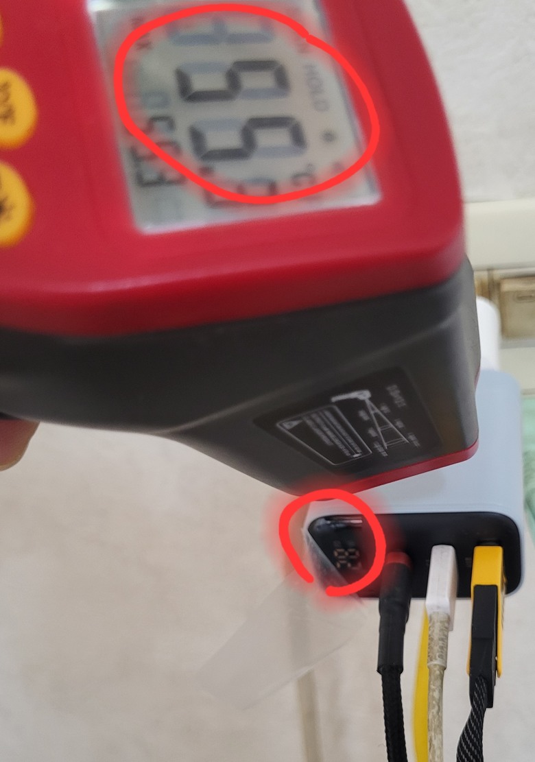 買了宏晉65瓦充電器，這溫度正常嗎