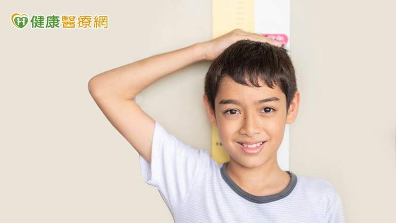 點我看大圖 轉骨補錯恐害性早熟?中醫師:掌握3階段助孩子長高不走冤枉路