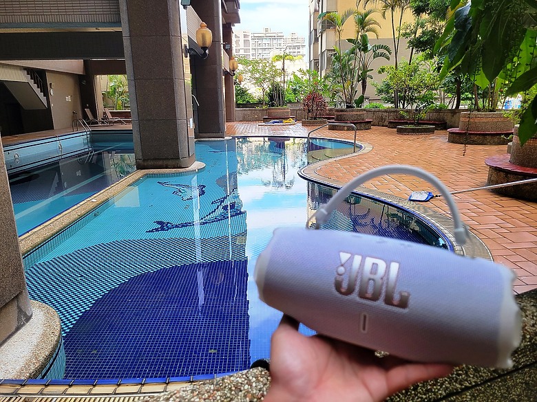 << 你有多"9"沒聽好聲音了? >> JBL Charge 6 藍芽喇叭體驗分享