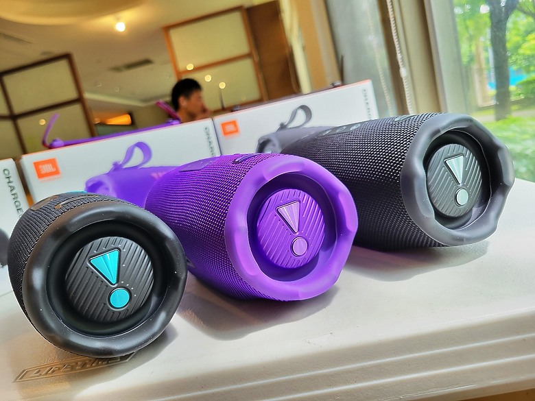 << 你有多"9"沒聽好聲音了? >> JBL Charge 6 藍芽喇叭體驗分享