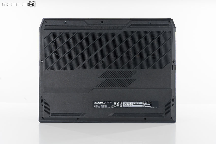 Acer Predator Helios 18 AI 測試報告｜旗艦掠奪者滿血回歸
