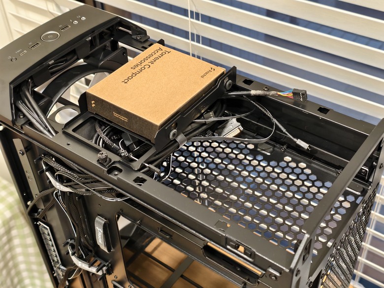 (舊殼開箱) 主打高風量的散熱布局，Fractal Design Torrent Compact & Nano開箱試用
