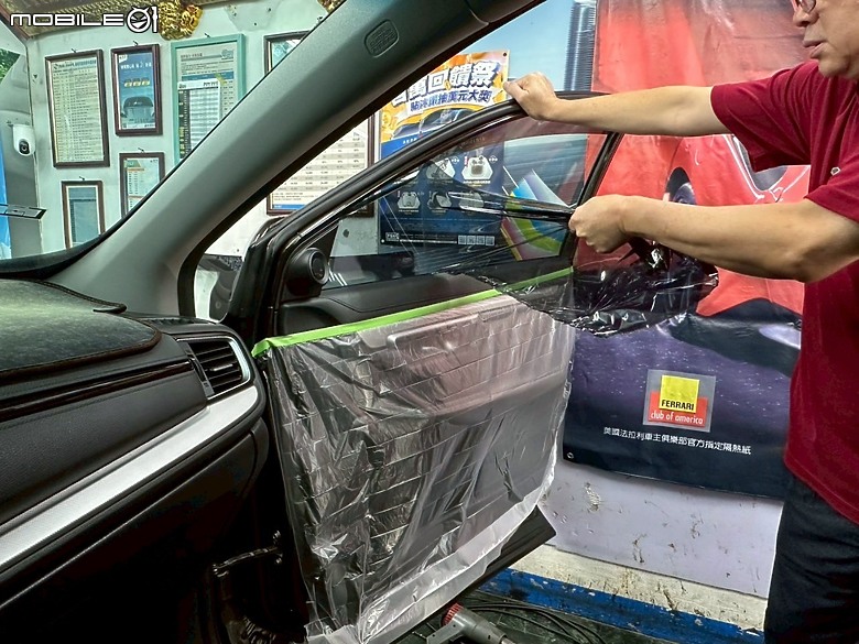點我看大圖 Honda CR-V 舊車換隔熱紙|3M極透體感升級