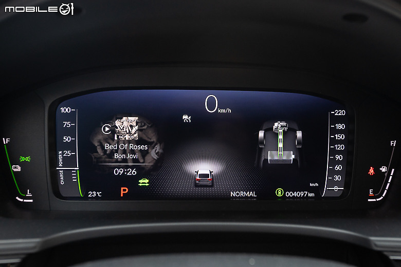 Honda 小改款 Civic e:HEV 試駕｜輕快好開又省油，均衡操控沒話說！