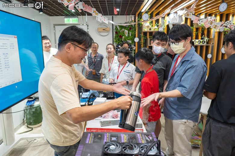 【活動體驗】Mobile01 x 微星 EZ DIY PC 組裝體驗會 體驗 DIY 組裝樂趣／液態氮超頻 還有專業小姐姐指導